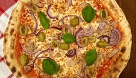 Pizza tonno