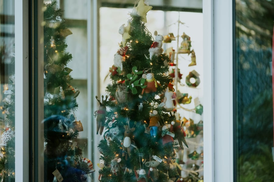 How to Shoot a Holiday Promo Tips for Festive and Engaging Content