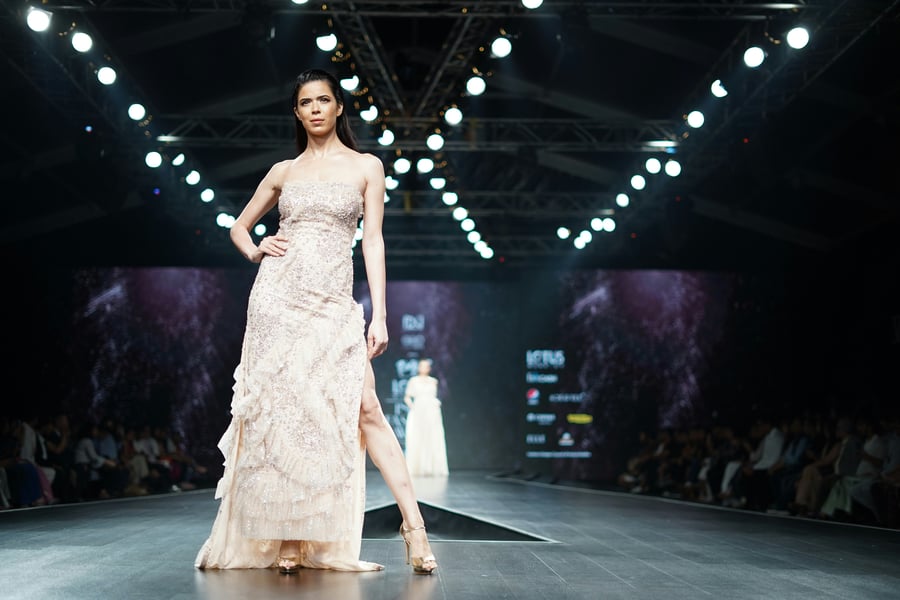 Runway Walking Vs Editorial Posing