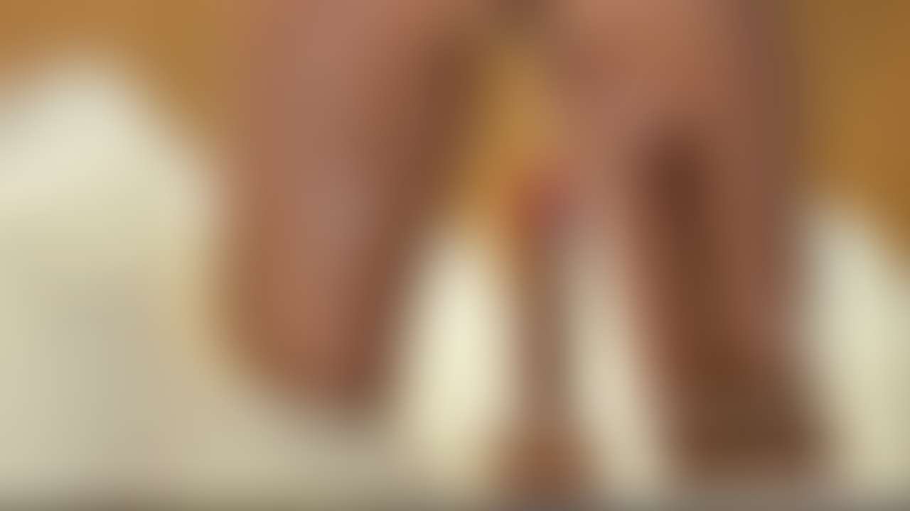 Na banheira relaxando? Nada disso… tô sentando gostoso no meu brinquedinho favorito, rebolando e gemendo enquanto a água transborda 🍑💦 Quer ouvir o barulhinho?