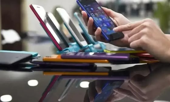 Le spedizioni di smartphone in India crollano a un minimo di sei anni nel primo trimestre a causa degli aumenti di prezzo, secondo Counterpoint Research