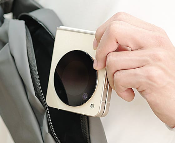ZTE Libero Flip World's Cheapest Foldable Smartphone Launches in Japan