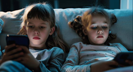 Un nombre croissant de parents refusent de donner des smartphones à leurs enfants - le mouvement prend une dimension mondiale