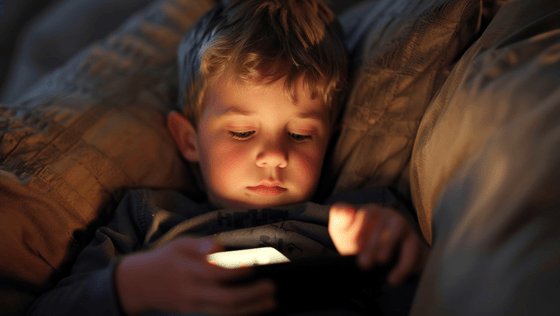 Hundreds of Parents Support New Initiative to Restrict Smartphone Access for Kids