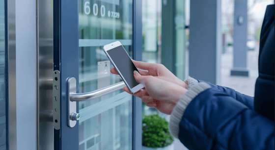 Crescita Stupefacente del Mercato dei Sistemi di Controllo Accessi Porta Smartphone Entro il 2032
