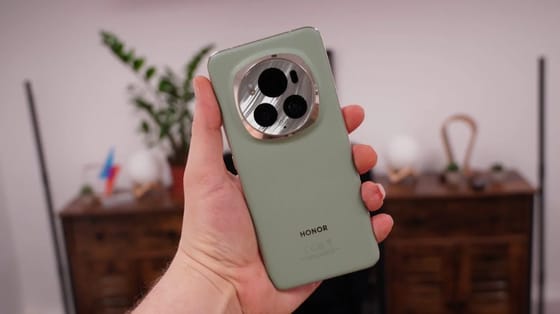 Honor Unveils the AI-Powered Magic 6 Pro Smartphone to the Global Market