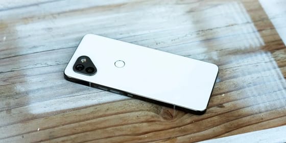 Despite Praise, Solana's Saga Smartphone Struggles to Attract Buyers