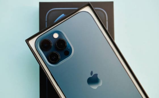 Canalys: El mercado de smartphones finalmente remontó en 2023, con Apple a la cabeza
