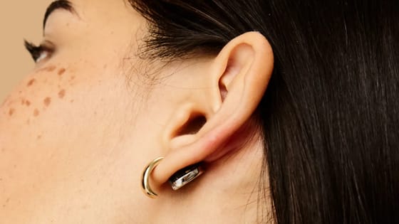 Gli orecchini intelligenti sono ora una realtà e monitorano più metriche del tuo smartwatch