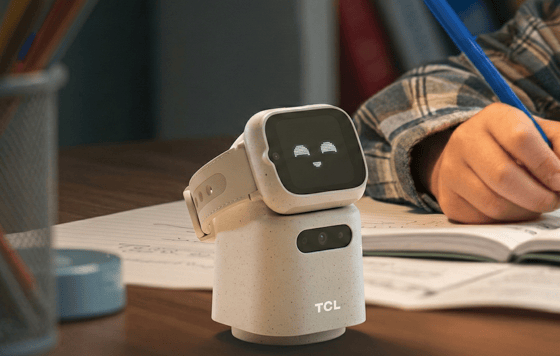 TCL convirtió el reloj inteligente de tu hijo en un adorable robot de escritorio