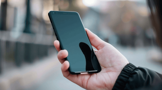 Fabricante de teléfonos inteligentes inicia producción en Yamuna Eway