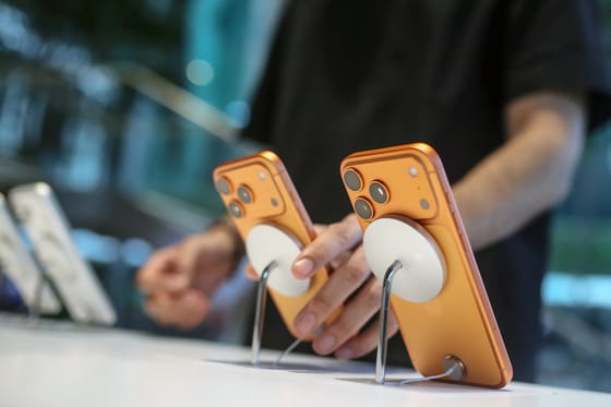 Apple alcanza una cuota récord en el mercado estadounidense de smartphones, ampliando la brecha con Samsung