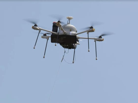 Il tuo smartphone potrebbe ricevere il segnale direttamente dal cielo grazie a una impressionante flotta di droni che completa, potenzia e rende più robuste le tradizionali torri cellulari