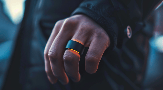 Choosing Between a Smart Ring and Smartwatch for Fitness Tracking: A Comprehensive Guide
