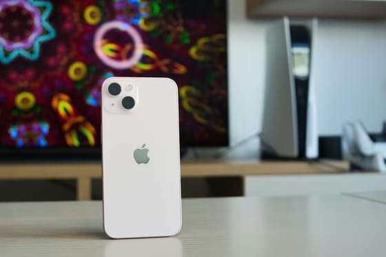 Apple iPhone 13