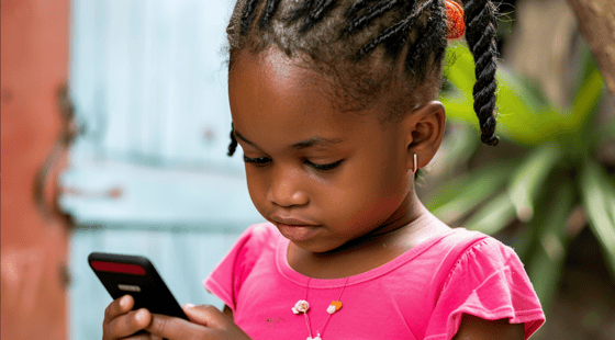 Los Smartphones Conectados a Internet No Son Seguros Para Niños Menores de 16 Años: Dra. Rebecca Foljambe