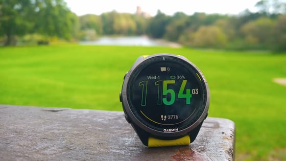 El Garmin Forerunner 965 Smartwatch tiene un descuento del treinta y tres por ciento ahora mismo