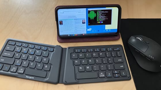 Jemand hat aus einem Smartphone für nur $50 einen Linux Laptop gemacht und er funktioniert besser, als man denkt