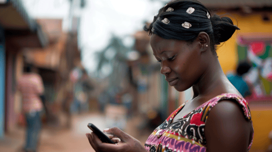 Las redes móviles atraen a más usuarios de smartphones mientras Ghana intenta cerrar la brecha digital