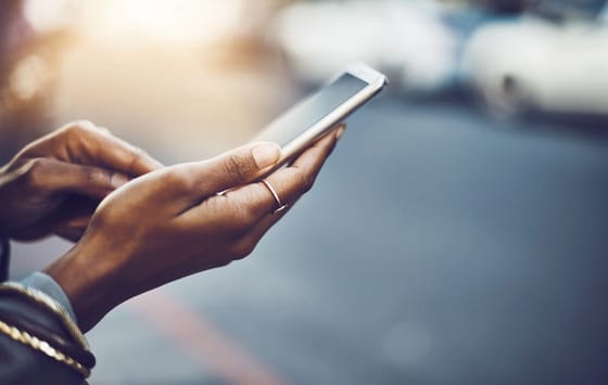 Uganda: Alti costi degli smartphone escludono milioni di Ugandesi dall'economia digitale