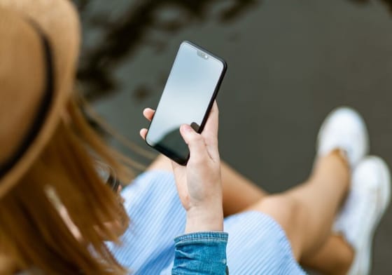 Alianza entre Optiemus Infracom y Corning Incorporated para producir cristal de cubierta para smartphones en India