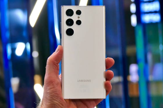 IDC conferma Apple è stata la regina del mercato degli smartphone nel 2023, superando Samsung
