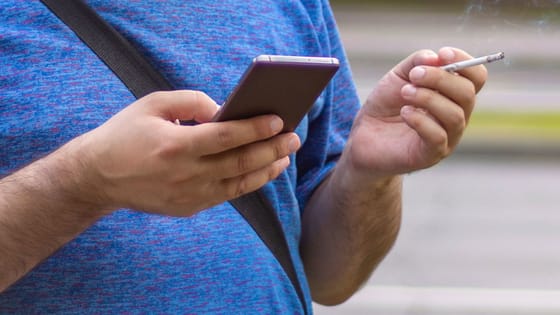 Aplicativos de smartphones como estratégia inteligente, eficaz e abrangente para ajudar as pessoas a parar de fumar com suporte contínuo