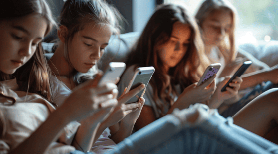 El sorprendente uso del teléfono inteligente por parte de las adolescentes queda al descubierto en un nuevo estudio: 'Serio'