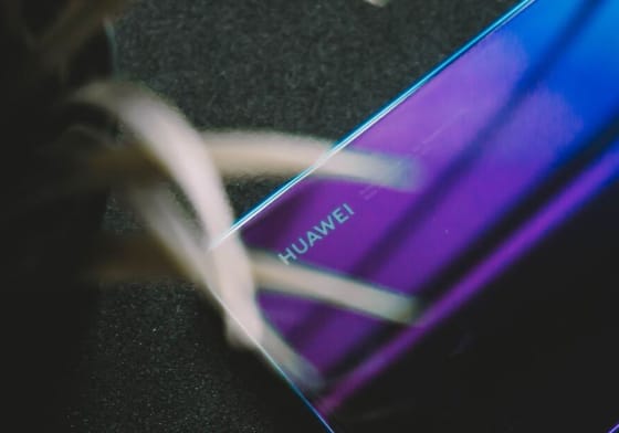 Huawei vise à un retour dans les smartphones 5G, contournant l'interdiction américaine grâce à l'acquisition de puces nationales