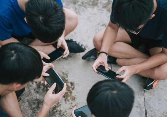 La Chine Propose un 'Mode Mineur' Pour Limiter l'Utilisation des Smartphones par les Enfants