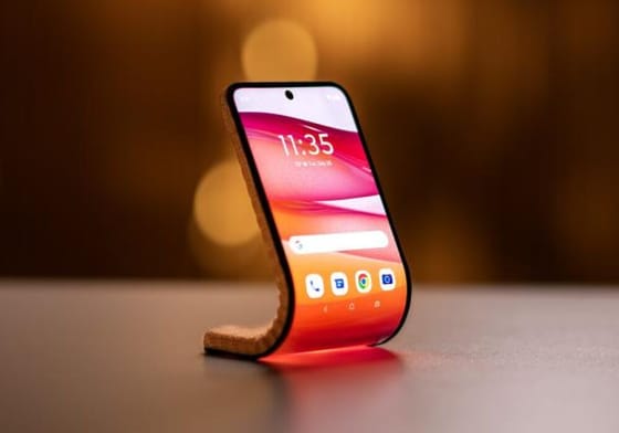 El último concepto de Motorola es un teléfono inteligente para la muñeca y parece extraño
