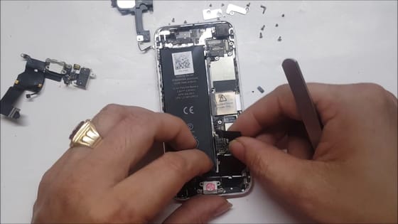 Le fournisseur principal de composants pour iPhone, Murata, cherche à stimuler les ventes auprès des producteurs de téléphones économiques chinois
