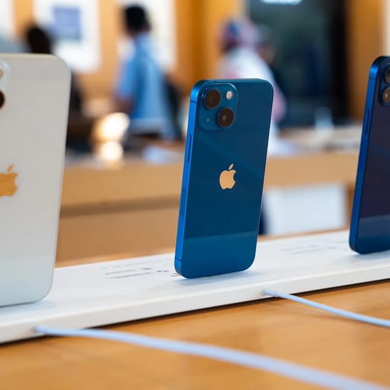 Smartphones Caros Venderam Bem em 2023, Mas o Resto do Mercado Caiu Counterpoint
