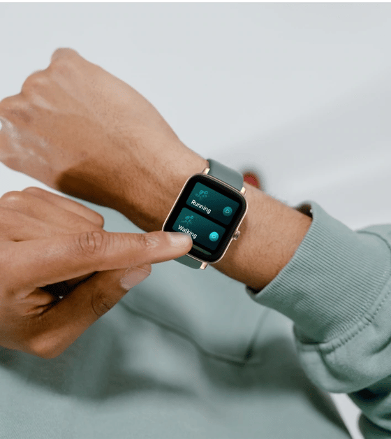 Noise presenta ColorFit Macro Smartwatch in India a circa 18 USD