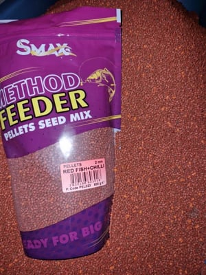 Пелети Smax Method Feeder Pellets Seed Mix 2мм - Red Fish + Chili (Червена Риба + Чили)