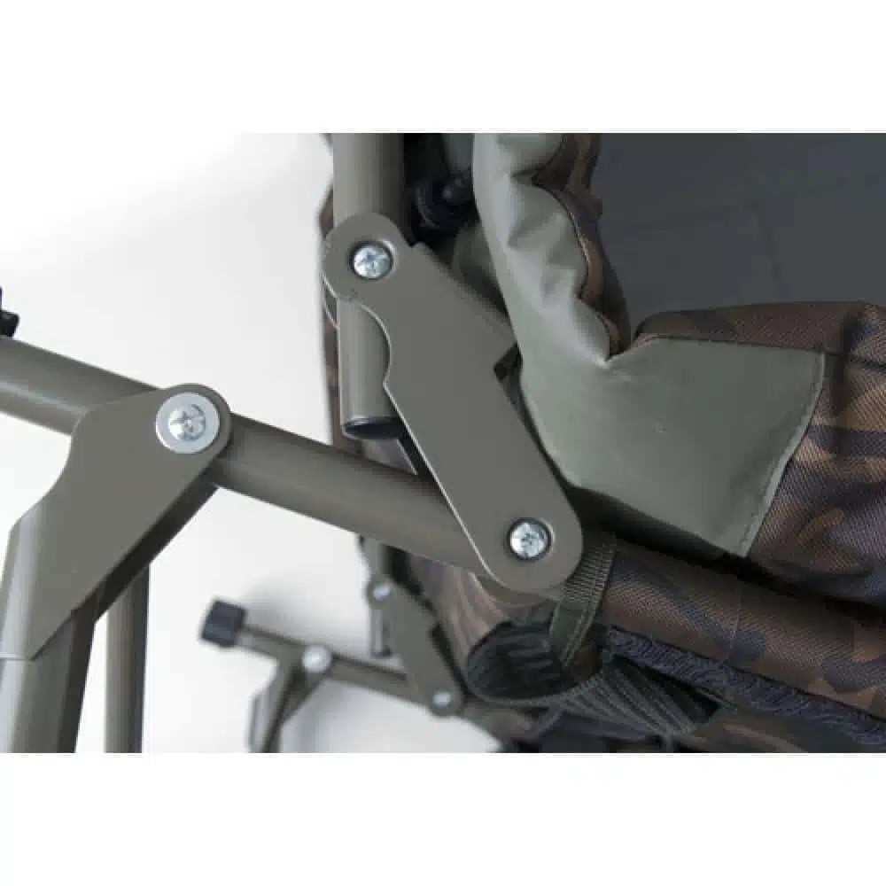 fox-r3-camo-bedchair