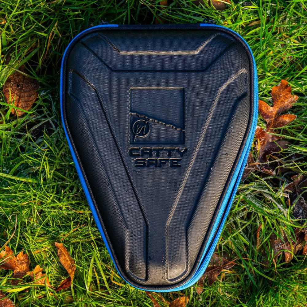 kalaf-za-prashki-preston-hardcase-cattysafe