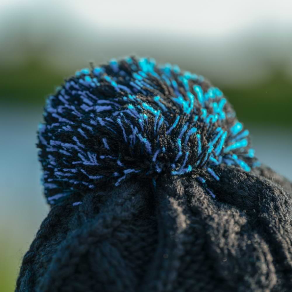 zimna-shapka-preston-knitted-bobble