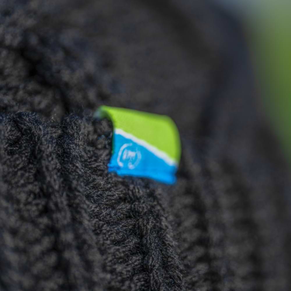zimna-shapka-preston-knitted-bobble
