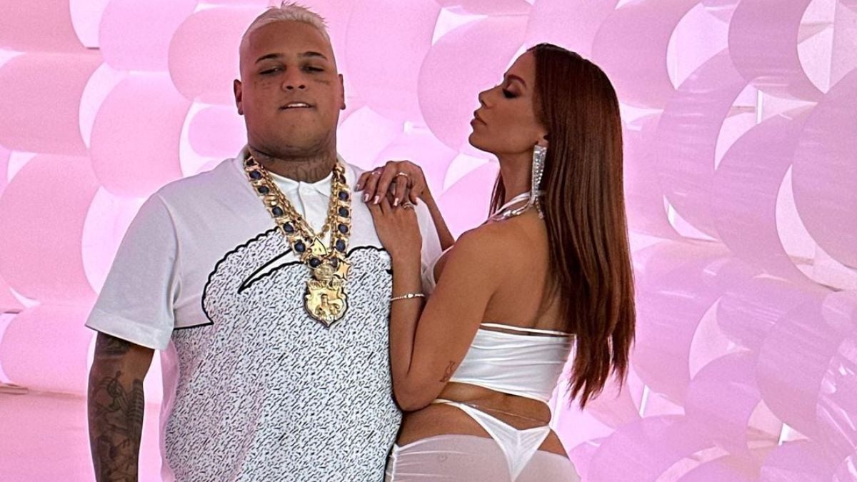 “Vai Vendo” Anitta lança parceria com MC Ryan SP, a última música com a antiga gravadora