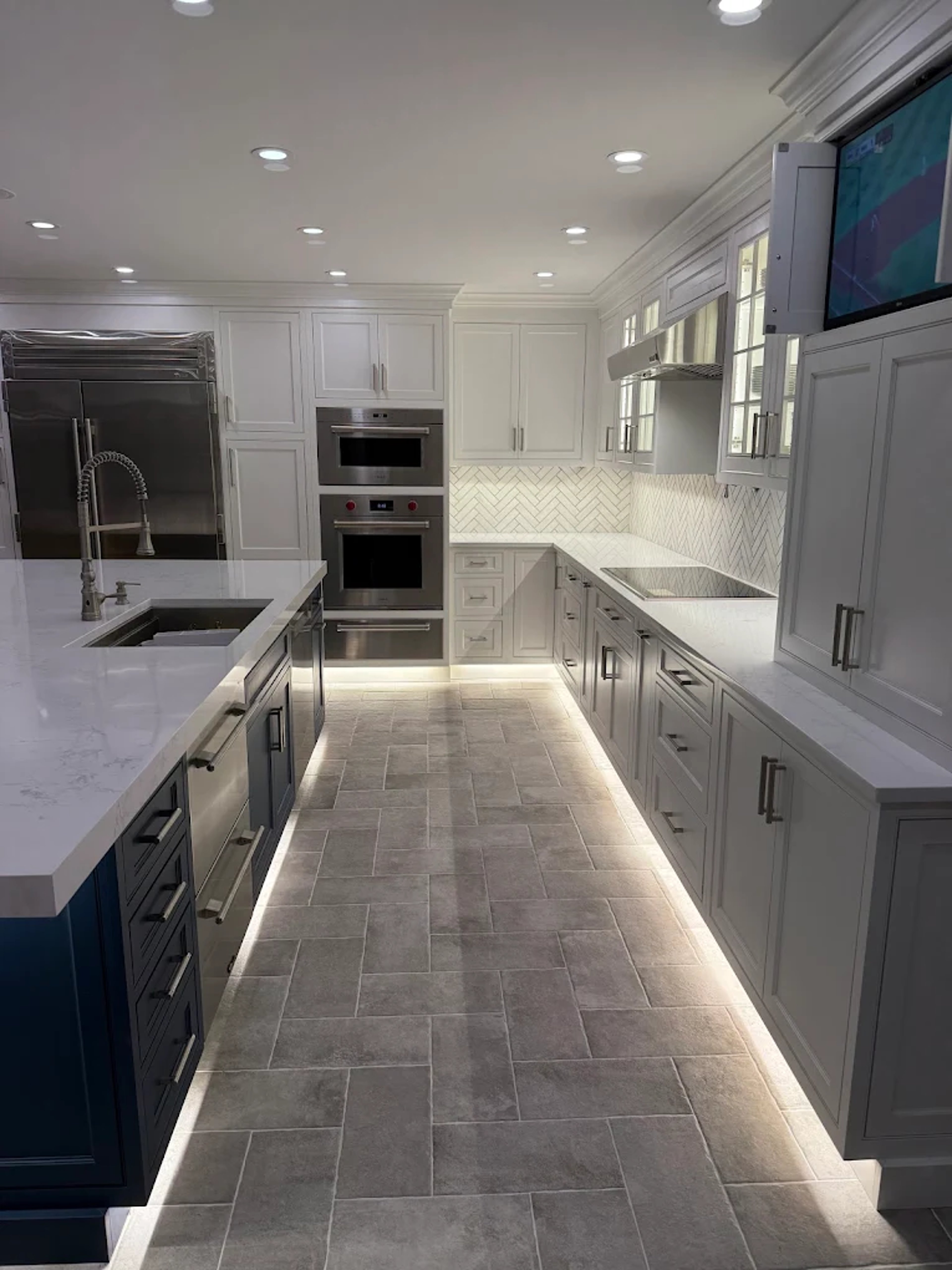 Kitchens & Bathrooms — photo 24