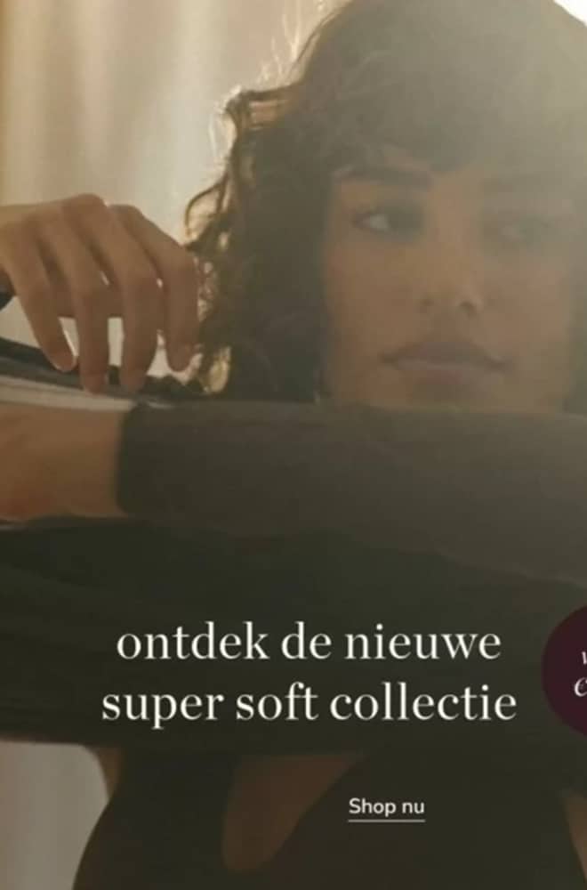 Voorpagina van de folder van Hunkemöller, geldig 28 oktober 2026 – 28 november 2026
