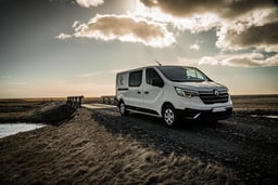 /images/123/Iceland+Campers+main18.webp