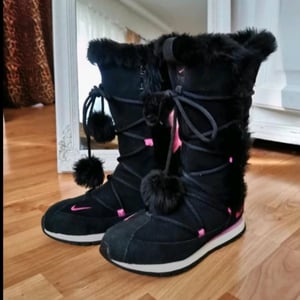 Štýlové semišové čižmičky Nike, veľkosť 37,5 3