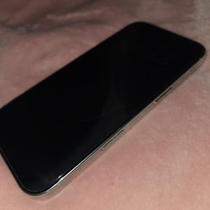 iPhone 16 Pro 128 GB biely, výborný stav 5