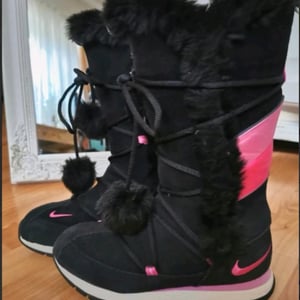 Štýlové semišové čižmičky Nike, veľkosť 37,5 4