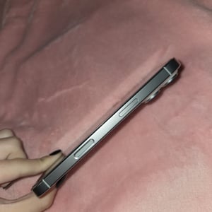iPhone 16 Pro 128 GB biely, výborný stav 2