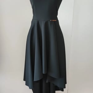 Elegantné čierne šaty high-low strih, ako nové 1