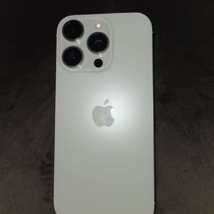 iPhone 16 Pro 128 GB biely, výborný stav 1