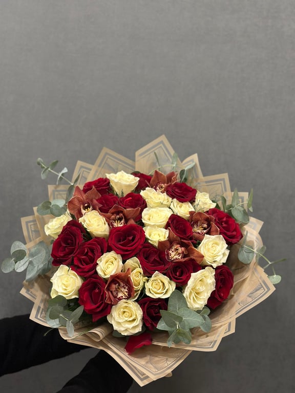 Şakayık, Çardak Gül & Lale Premium Buketi